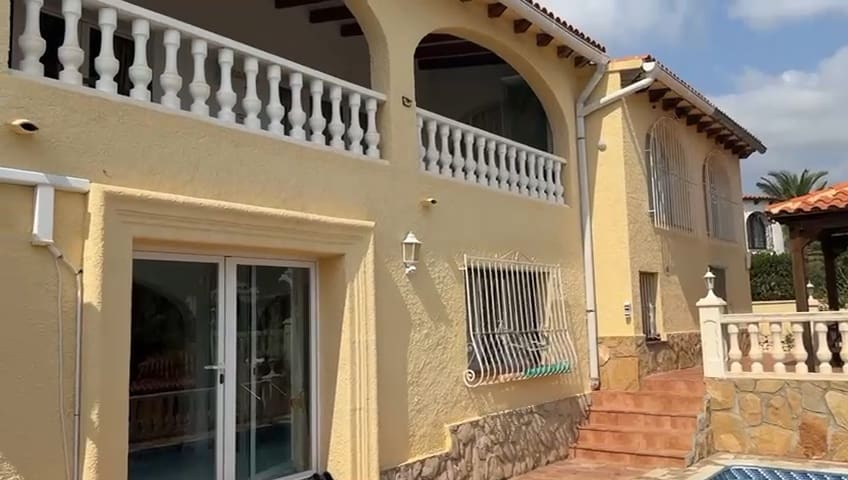4 sovrum Villa till salu i Calpe / Calp med pool garage - 890 000 € (Ref: 9145236)