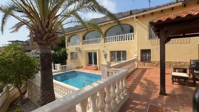 4 sovrum Villa till salu i Calpe / Calp med pool garage - 890 000 € (Ref: 9145236)