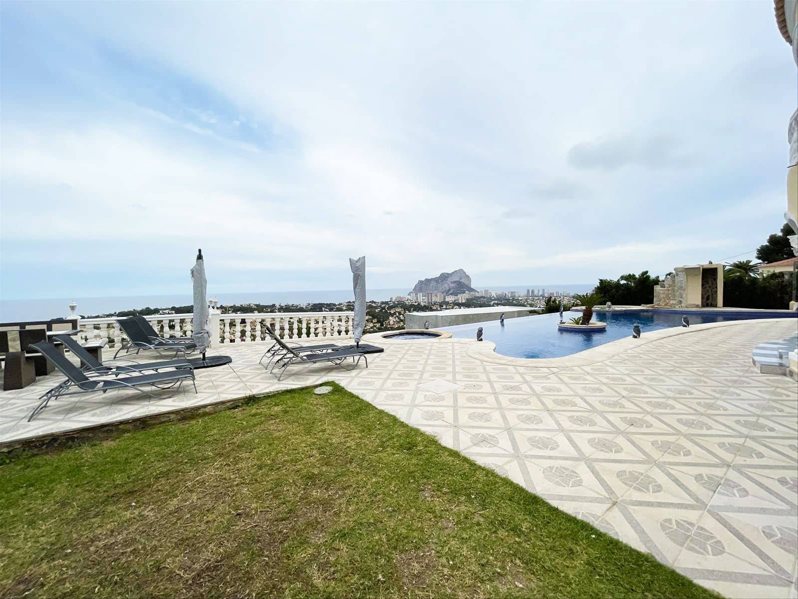 4 chambre Villa/Maison à vendre à Calpe / Calp avec piscine garage - 1 250 000 € (Ref: 9189019)