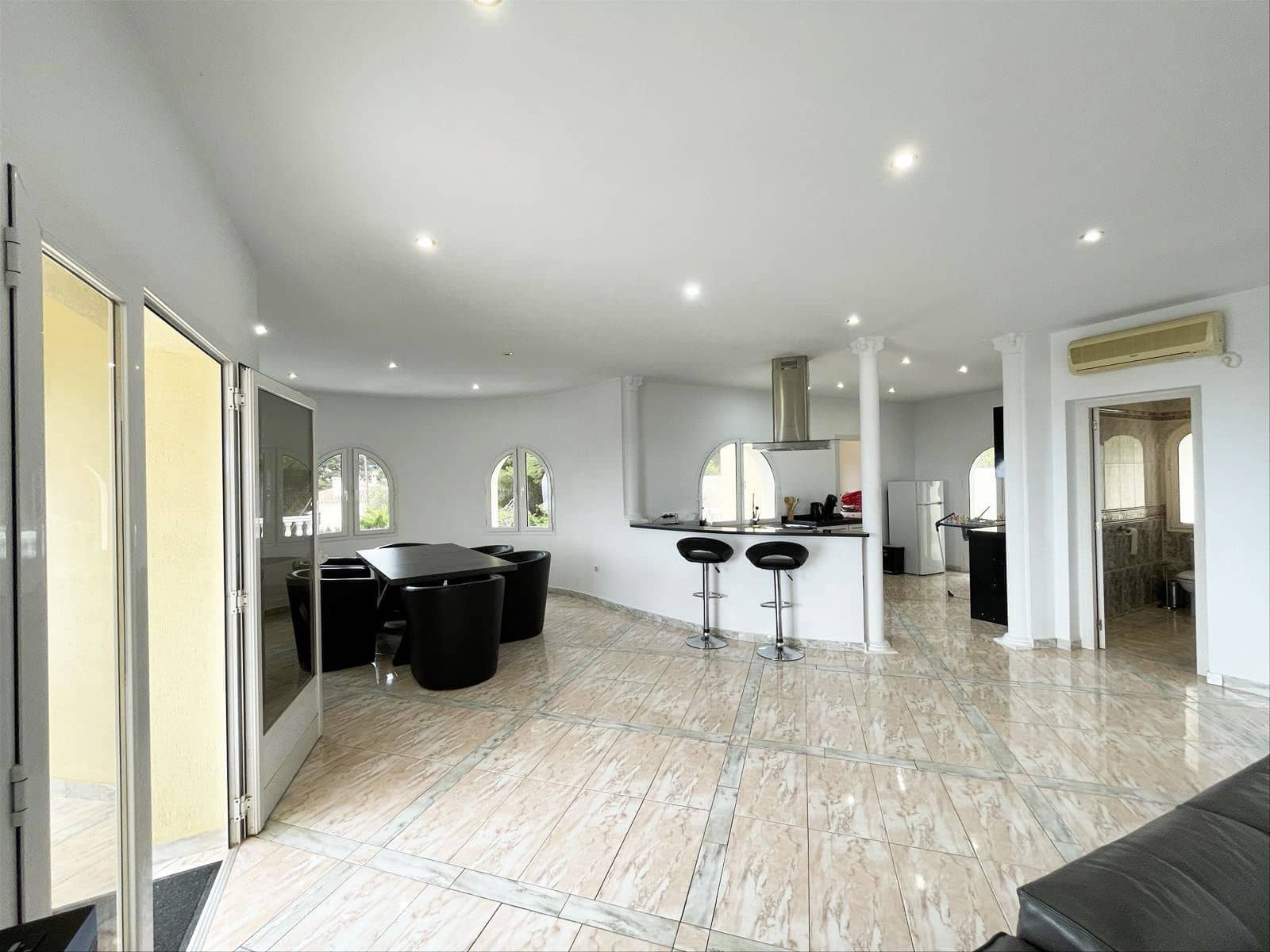 4 chambre Villa/Maison à vendre à Calpe / Calp avec piscine garage - 1 250 000 € (Ref: 9189019)