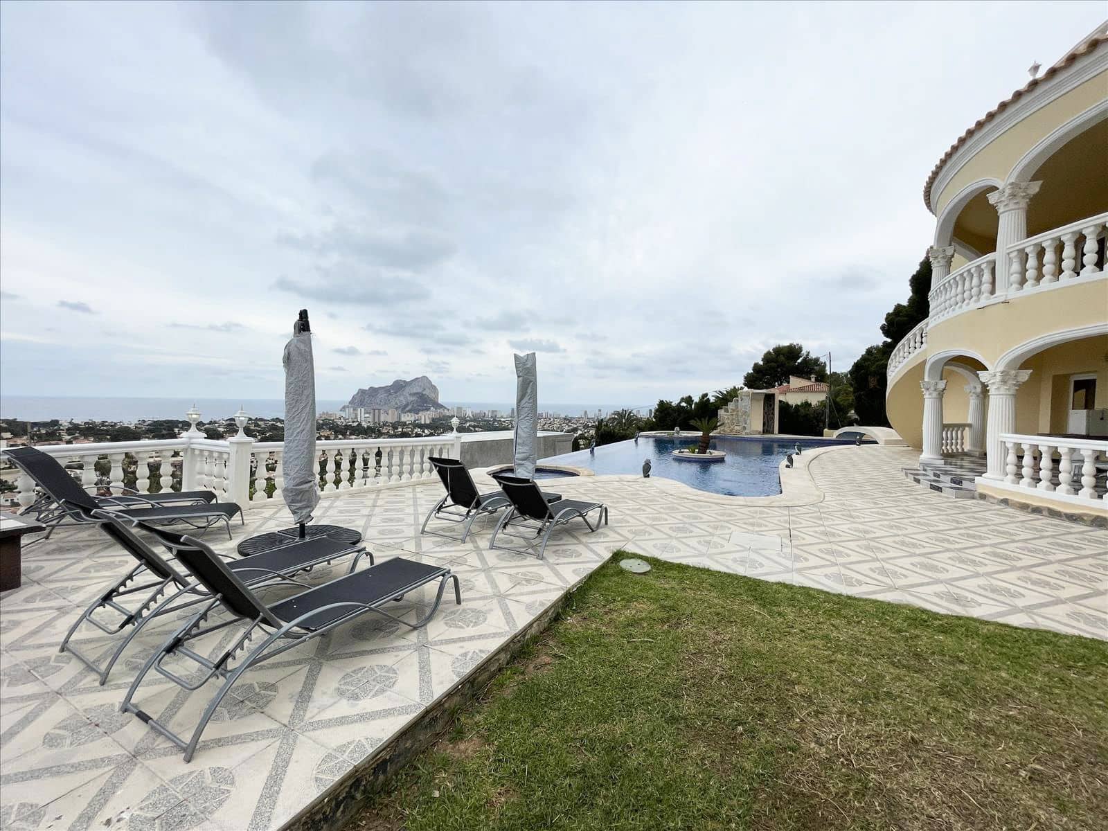 4 chambre Villa/Maison à vendre à Calpe / Calp avec piscine garage - 1 250 000 € (Ref: 9189019)