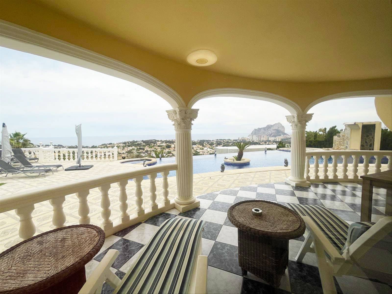 4 chambre Villa/Maison à vendre à Calpe / Calp avec piscine garage - 1 250 000 € (Ref: 9189019)