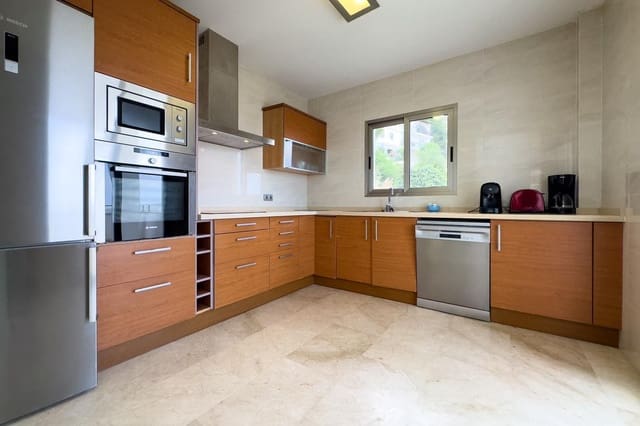 Chalet de 5 habitaciones en Oltamar - Cucarres, Calpe / Calp en venta con piscina garaje - 1.500.000 € (Ref: 9200285)