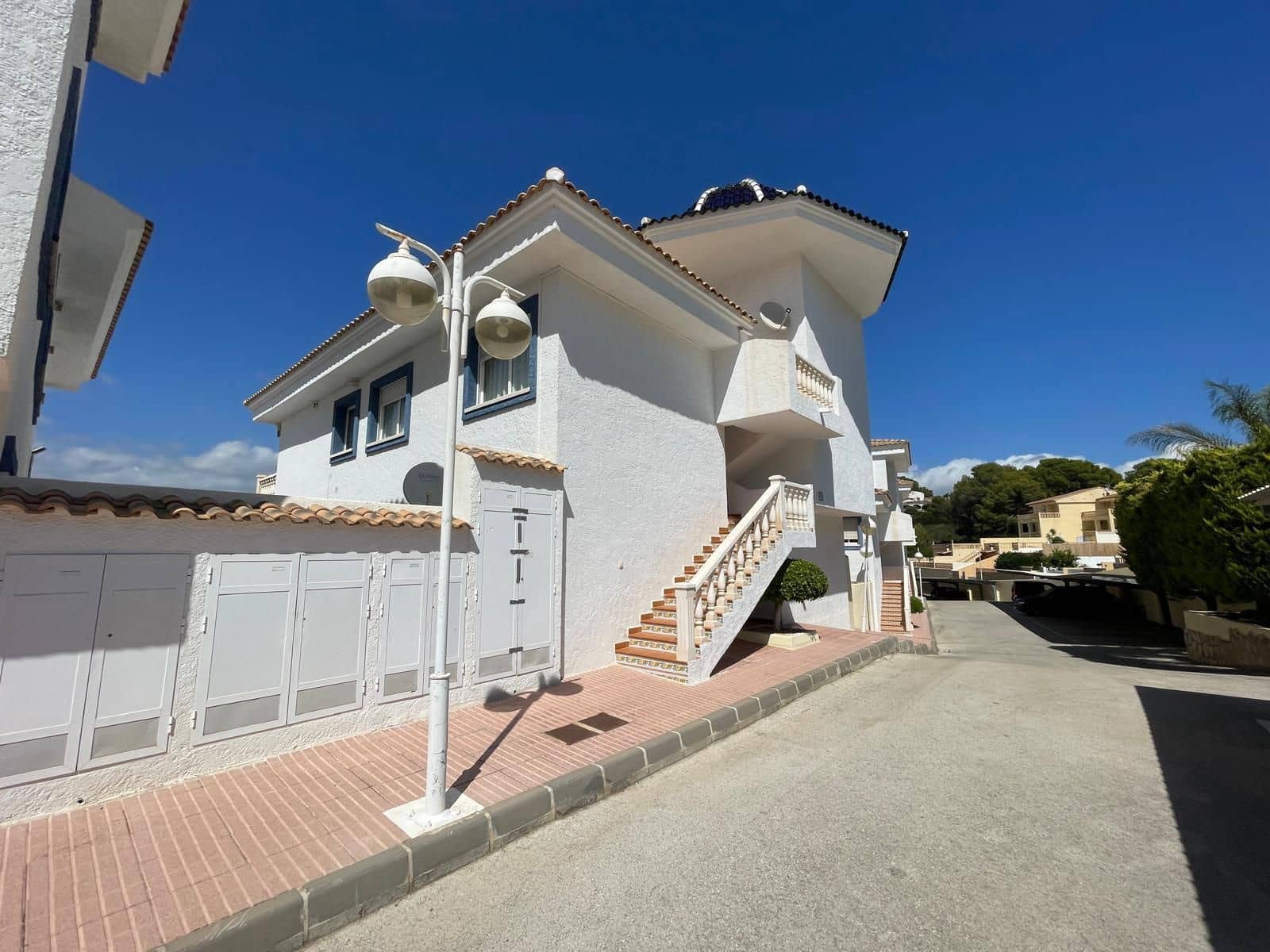 2 makuuhuone Paritalo myytävänä paikassa Calpe / Calp mukana uima-altaan 
autotalli - 266 200 € (Ref: 9228242)