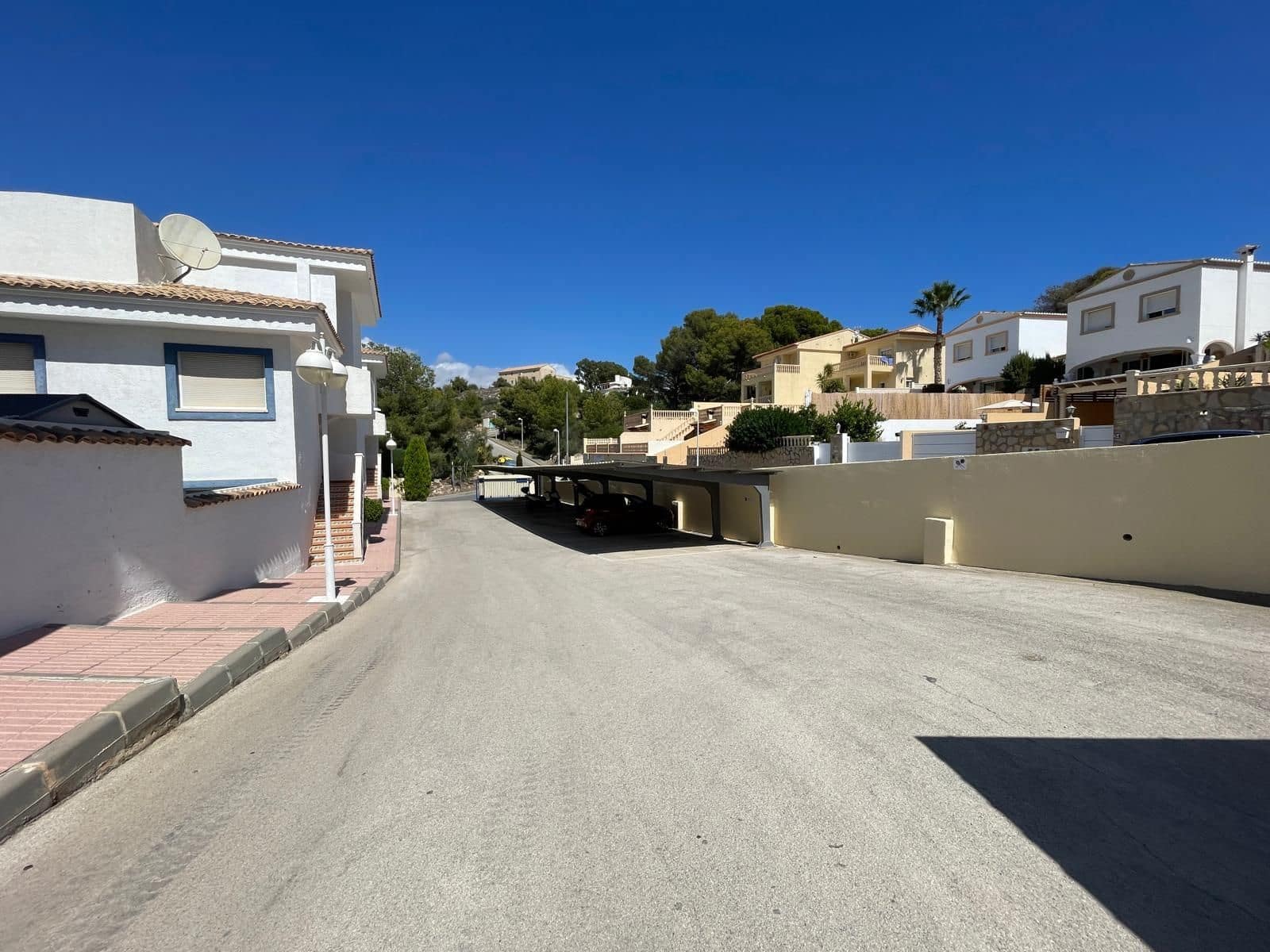 2 makuuhuone Paritalo myytävänä paikassa Calpe / Calp mukana uima-altaan 
autotalli - 266 200 € (Ref: 9228242)