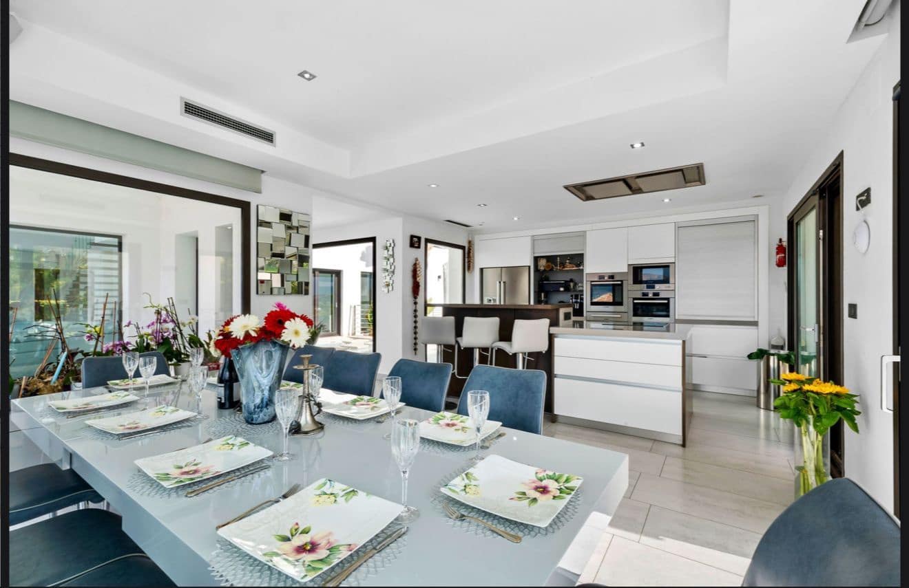 5 bedroom Villa for sale in Javea / Xabia with pool garage - € 2,499,000 (Ref: 9230310)