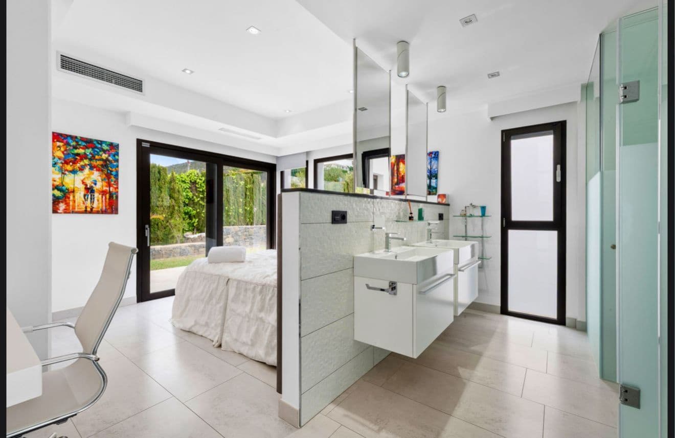 5 bedroom Villa for sale in Javea / Xabia with pool garage - € 2,499,000 (Ref: 9230310)