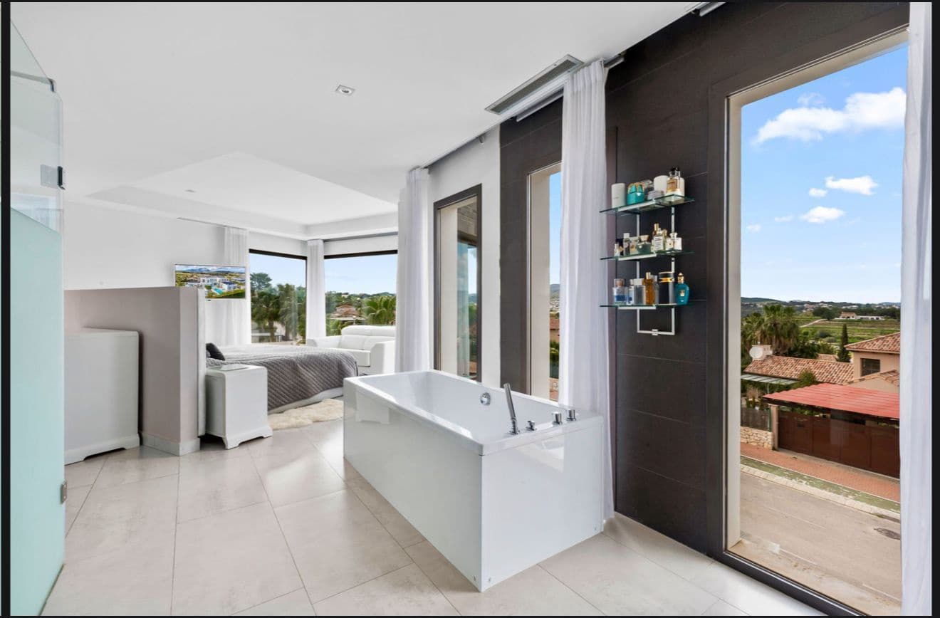 5 bedroom Villa for sale in Javea / Xabia with pool garage - € 2,499,000 (Ref: 9230310)