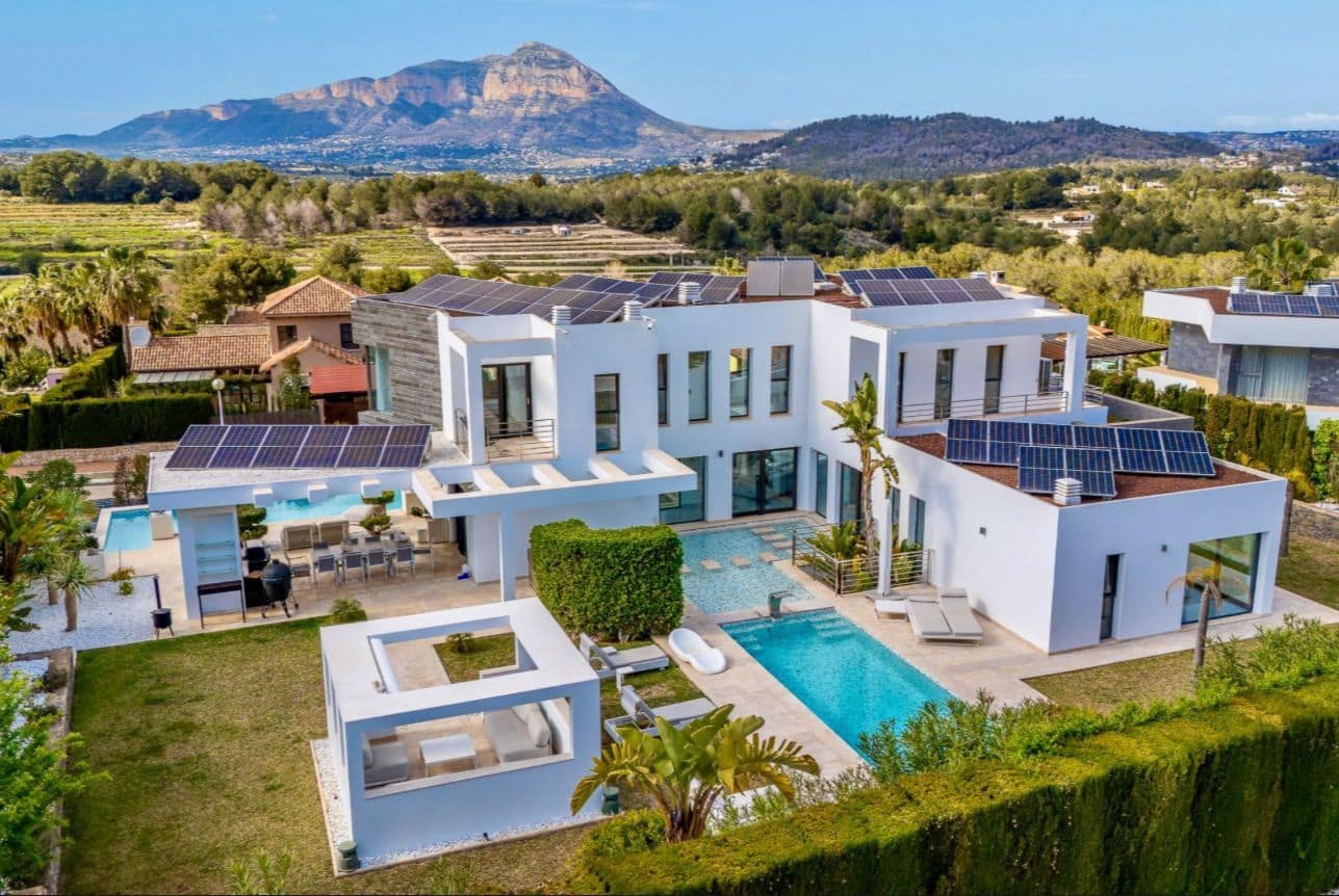 5 bedroom Villa for sale in Javea / Xabia with pool garage - € 2,499,000 (Ref: 9230310)