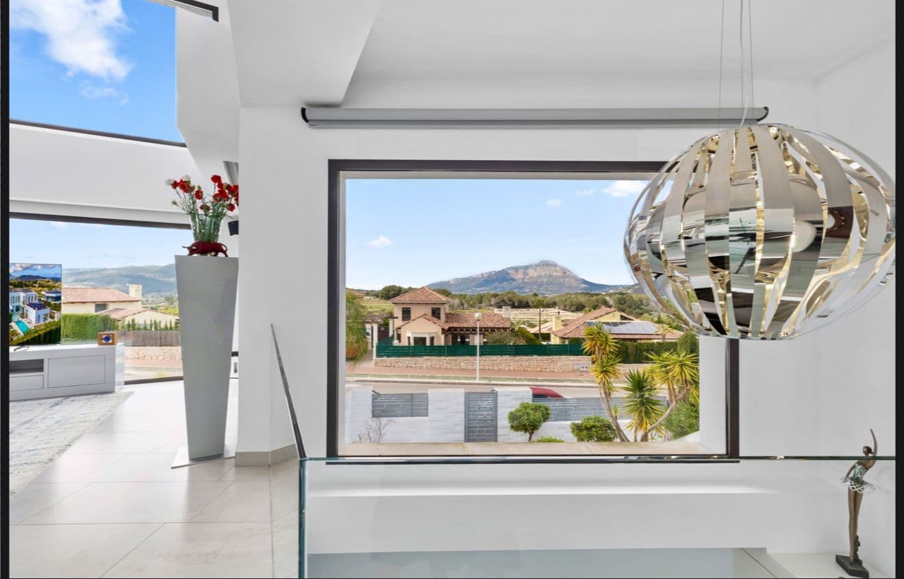 5 bedroom Villa for sale in Javea / Xabia with pool garage - € 2,499,000 (Ref: 9230310)