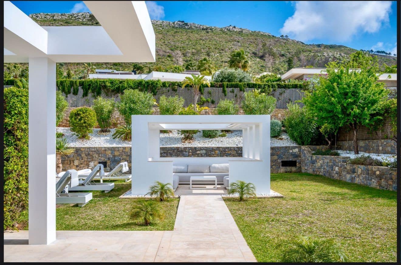 5 bedroom Villa for sale in Javea / Xabia with pool garage - € 2,499,000 (Ref: 9230310)