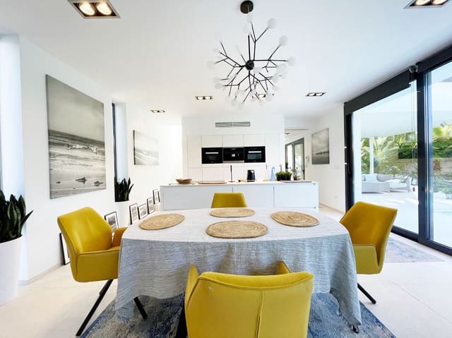 2 soveværelse Villa til salg i Calpe / Calp med swimmingpool garage - € 1.140.000 (Ref: 9294184)