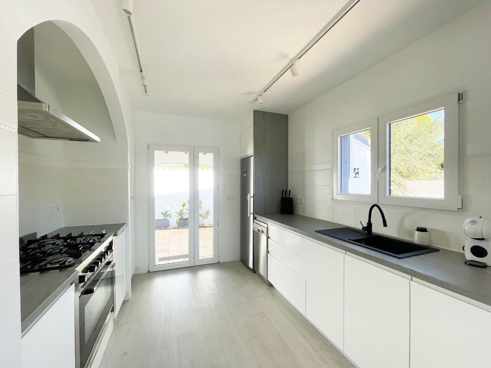 5 chambre Villa/Maison à vendre à Calpe / Calp avec piscine garage - 749 000 € (Ref: 9294186)