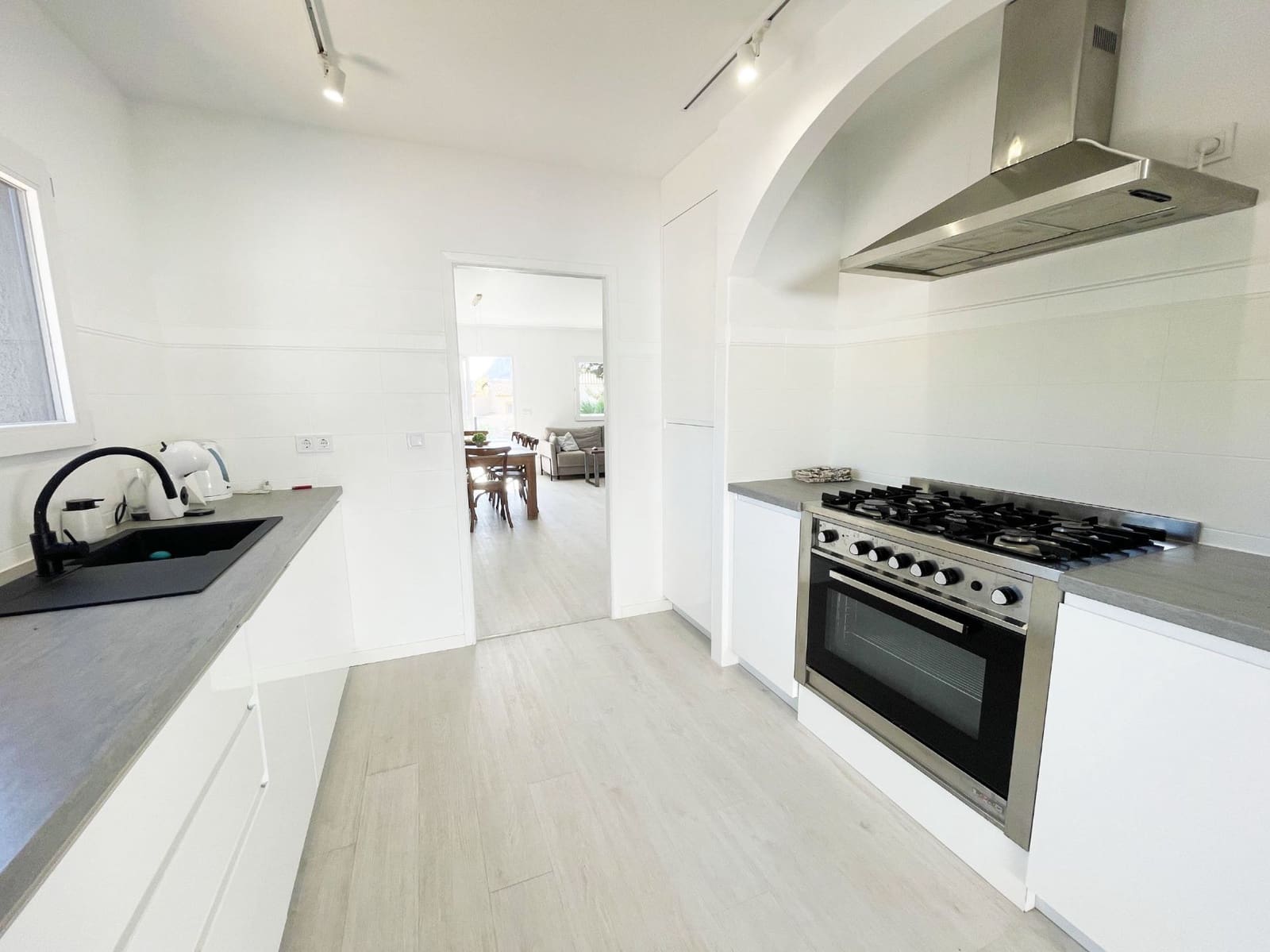 5 chambre Villa/Maison à vendre à Calpe / Calp avec piscine garage - 749 000 € (Ref: 9294186)