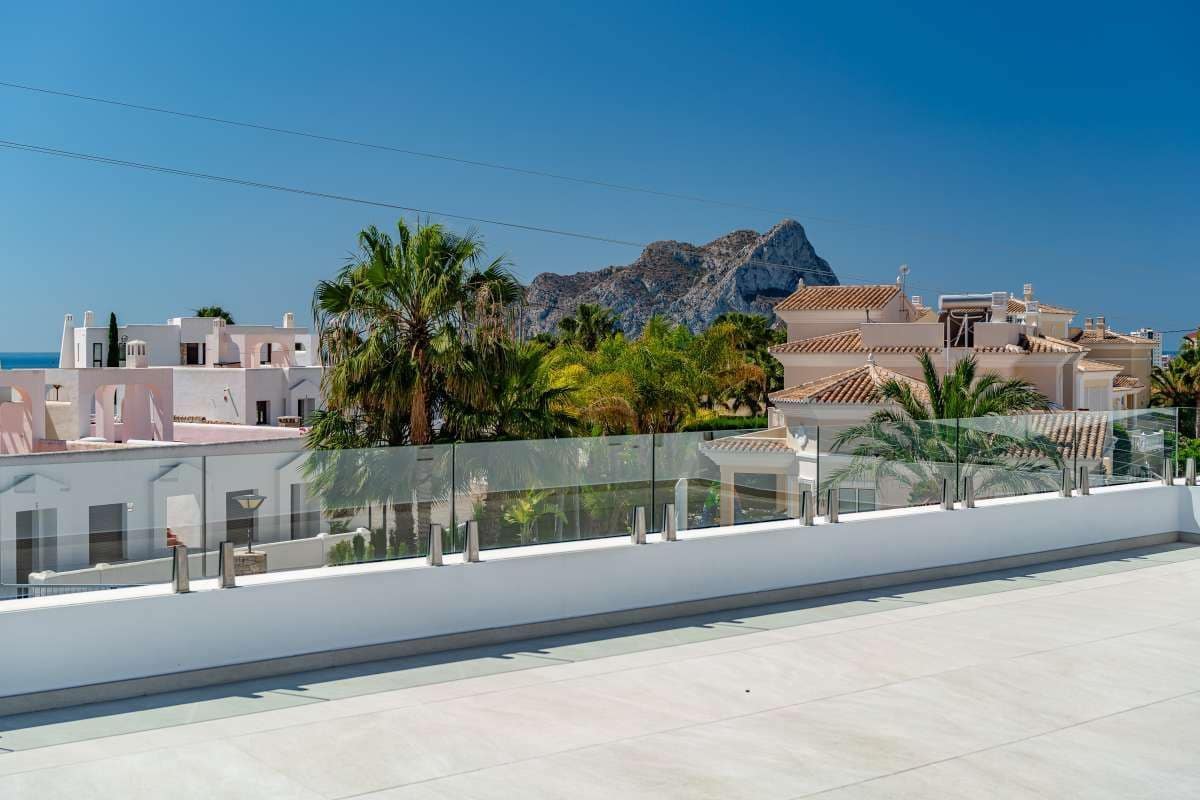 Chalet de 4 habitaciones en Calpe / Calp en venta con piscina garaje - 1.599.000 € (Ref: 9321479)