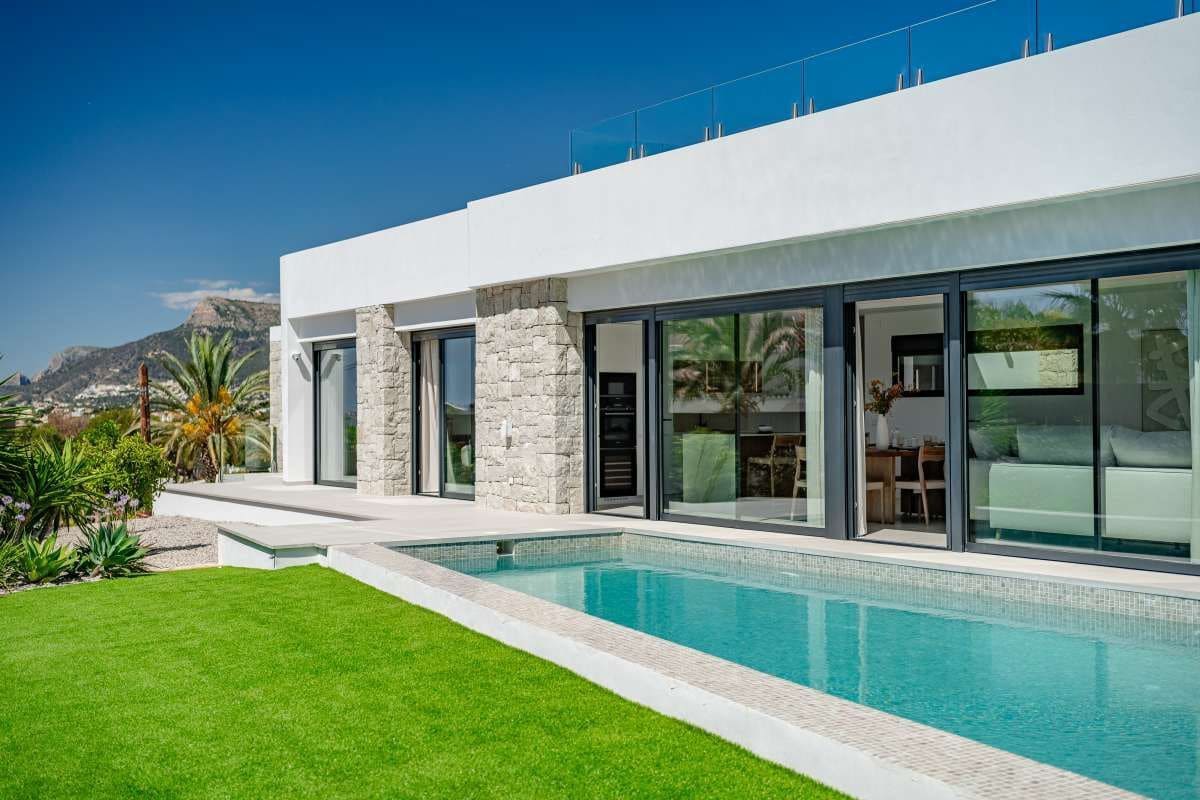 Chalet de 4 habitaciones en Calpe / Calp en venta con piscina garaje - 1.599.000 € (Ref: 9321479)