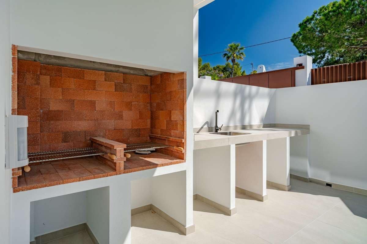 Chalet de 4 habitaciones en Calpe / Calp en venta con piscina garaje - 1.599.000 € (Ref: 9321479)