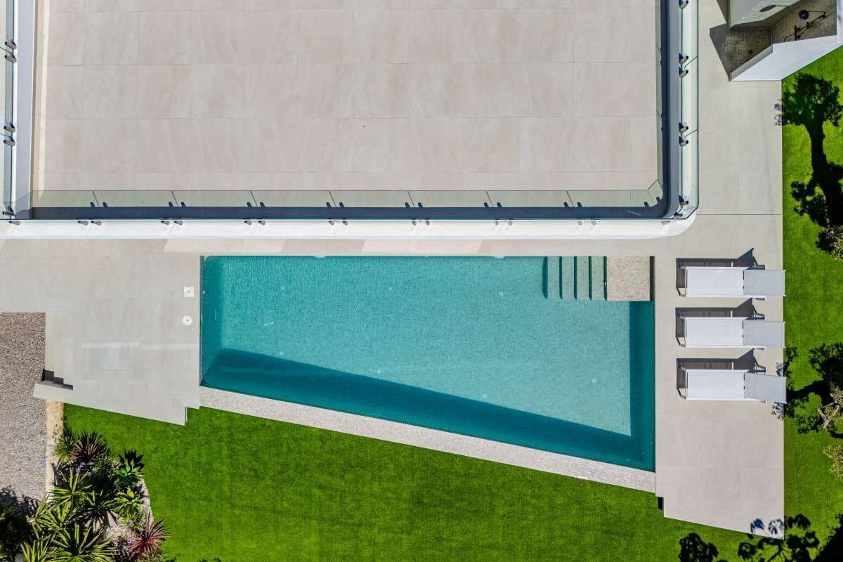 Chalet de 4 habitaciones en Calpe / Calp en venta con piscina garaje - 1.599.000 € (Ref: 9321479)