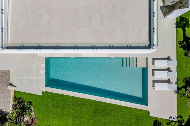 Chalet de 4 habitaciones en Calpe / Calp en venta con piscina garaje - 1.599.000 € (Ref: 9321479)