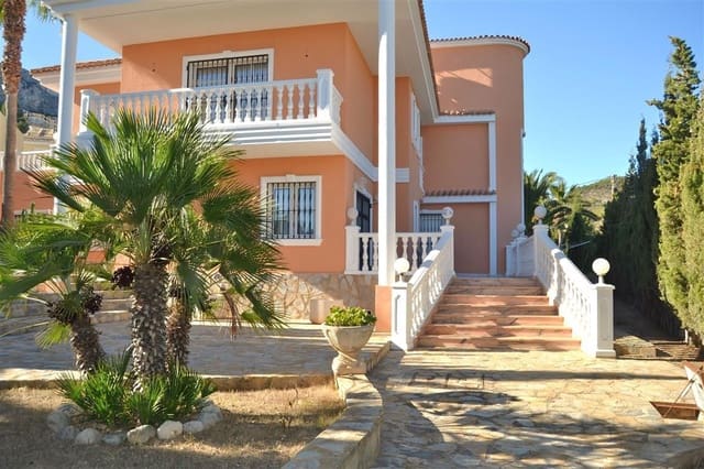 5 makuuhuone Huvila myytävänä paikassa Maryvilla, Calpe / Calp mukana uima-altaan 
autotalli - 895 000 € (Ref: 9321481)