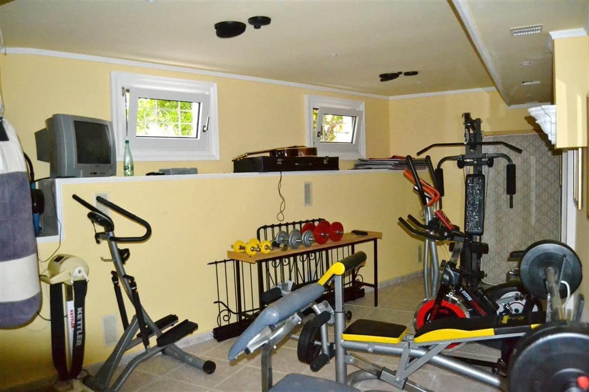 5 makuuhuone Huvila myytävänä paikassa Calpe / Calp mukana uima-altaan 
autotalli - 895 000 € (Ref: 9321481)