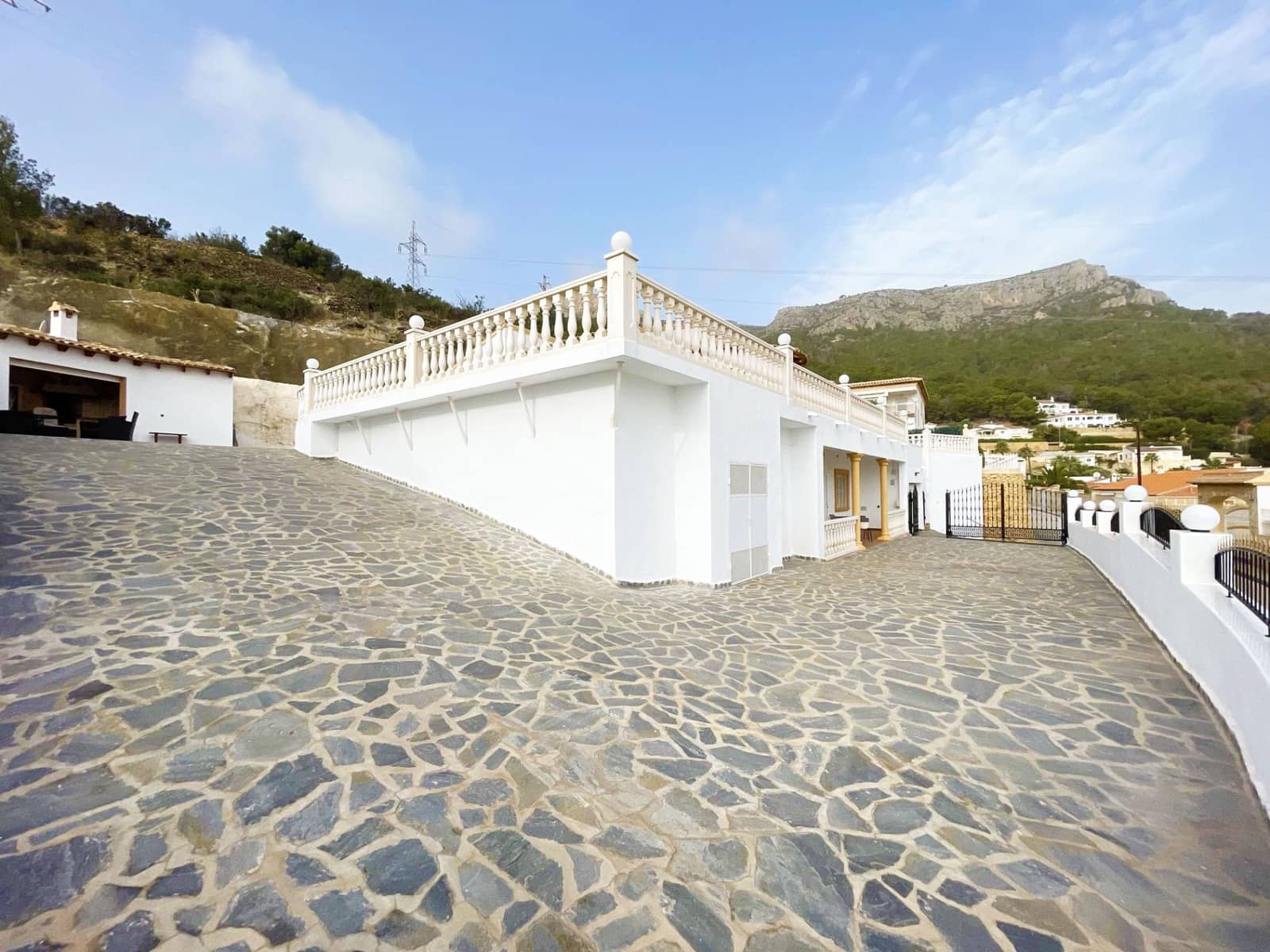 4 sypialnia Willa na sprzedaż w Calpe / Calp z basenem garażem - 716 000 € (Ref: 9390169)