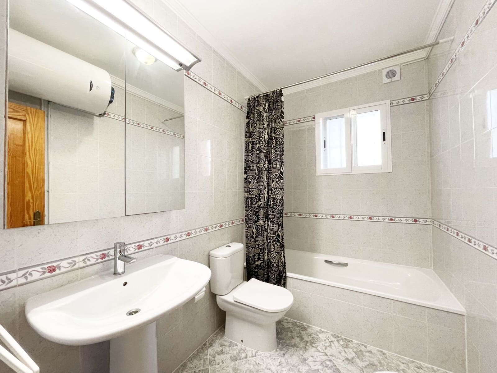 4 sypialnia Willa na sprzedaż w Calpe / Calp z basenem garażem - 716 000 € (Ref: 9390169)