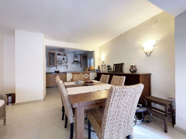 4 soveværelse Villa til salg i Benissa med swimmingpool garage - € 595.000 (Ref: 9512087)