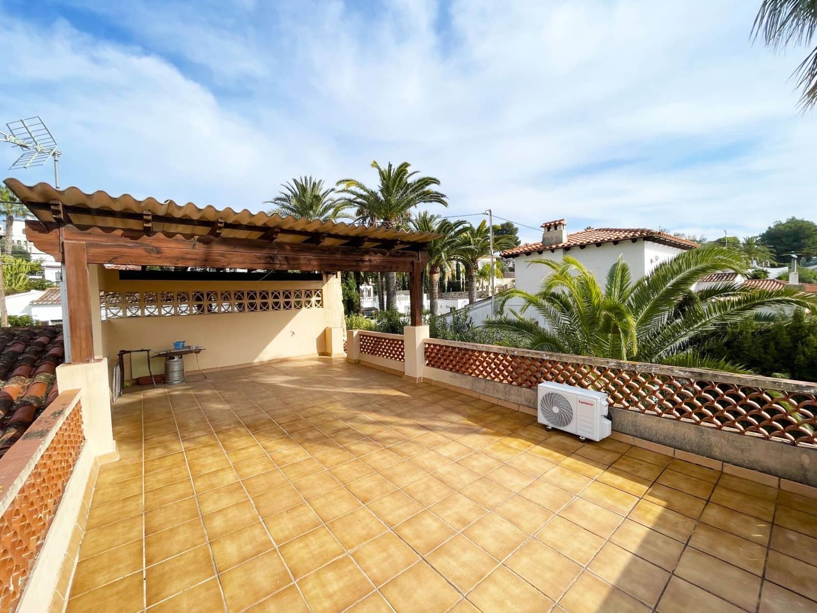 4 soveværelse Villa til salg i Benissa med swimmingpool garage - € 595.000 (Ref: 9512087)