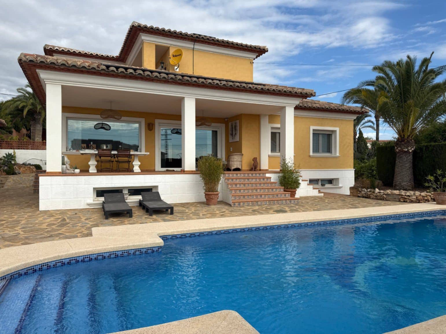 4 bedroom Villa for sale in Calpe / Calp with garage - € 899,000 (Ref: 9521224)
