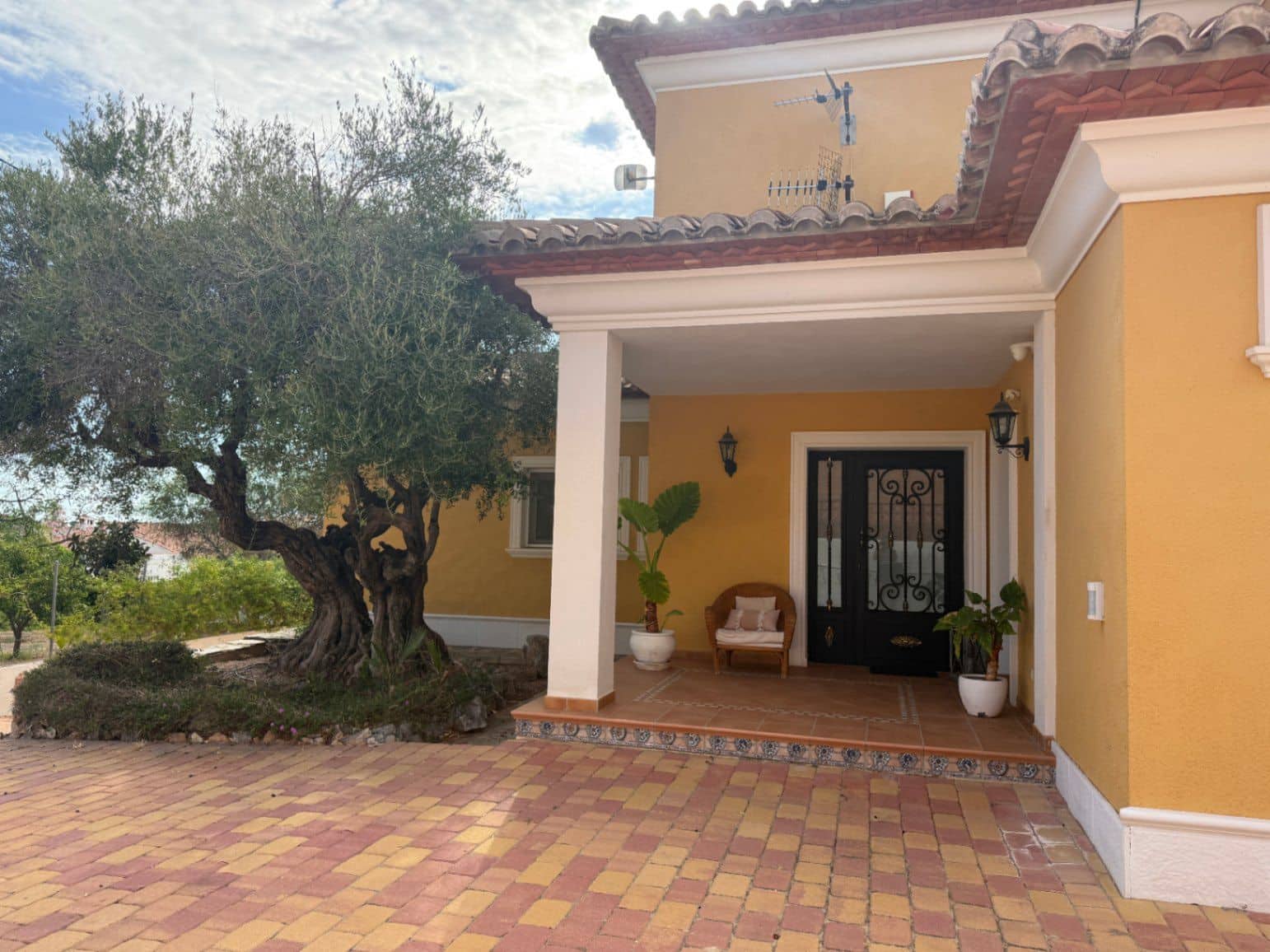 4 bedroom Villa for sale in Calpe / Calp with garage - € 899,000 (Ref: 9521224)