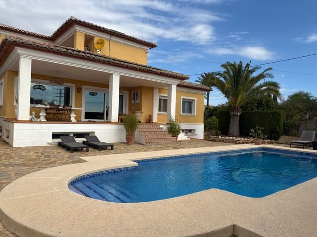 Chalet de 4 habitaciones en Calpe / Calp en venta con garaje - 899.000 € (Ref: 9521224)