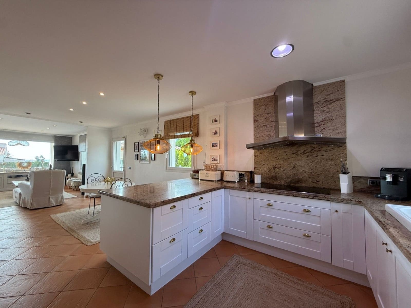 4 bedroom Villa for sale in Calpe / Calp with garage - € 899,000 (Ref: 9521224)