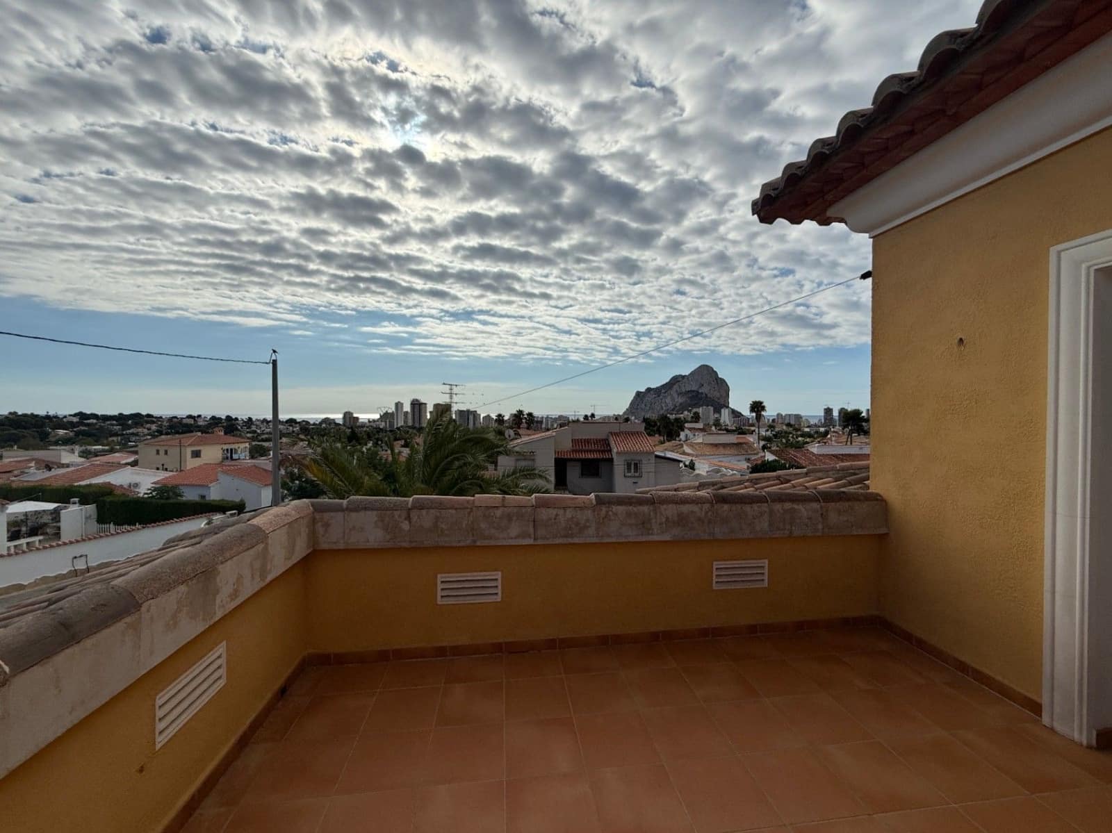 4 bedroom Villa for sale in Calpe / Calp with garage - € 899,000 (Ref: 9521224)