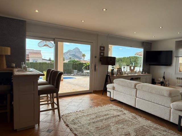Chalet de 4 habitaciones en Calpe / Calp en venta con garaje - 899.000 € (Ref: 9521224)