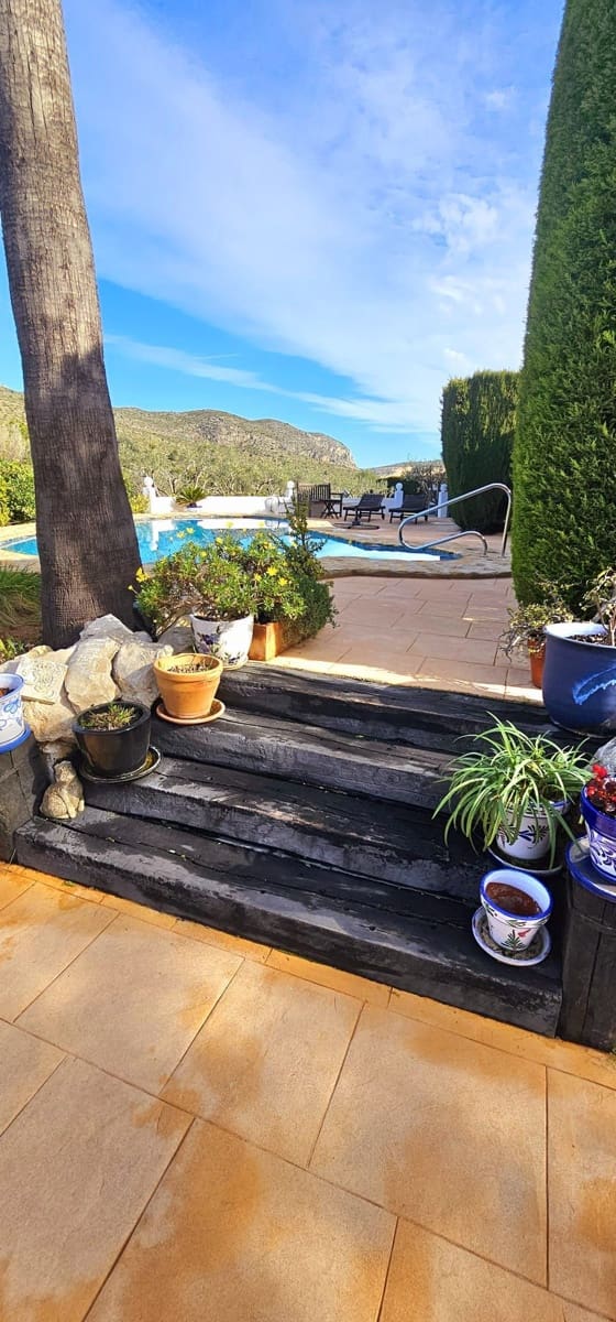 Chalet de 3 habitaciones en Benissa en venta con piscina garaje - 630.000 € (Ref: 9554570)