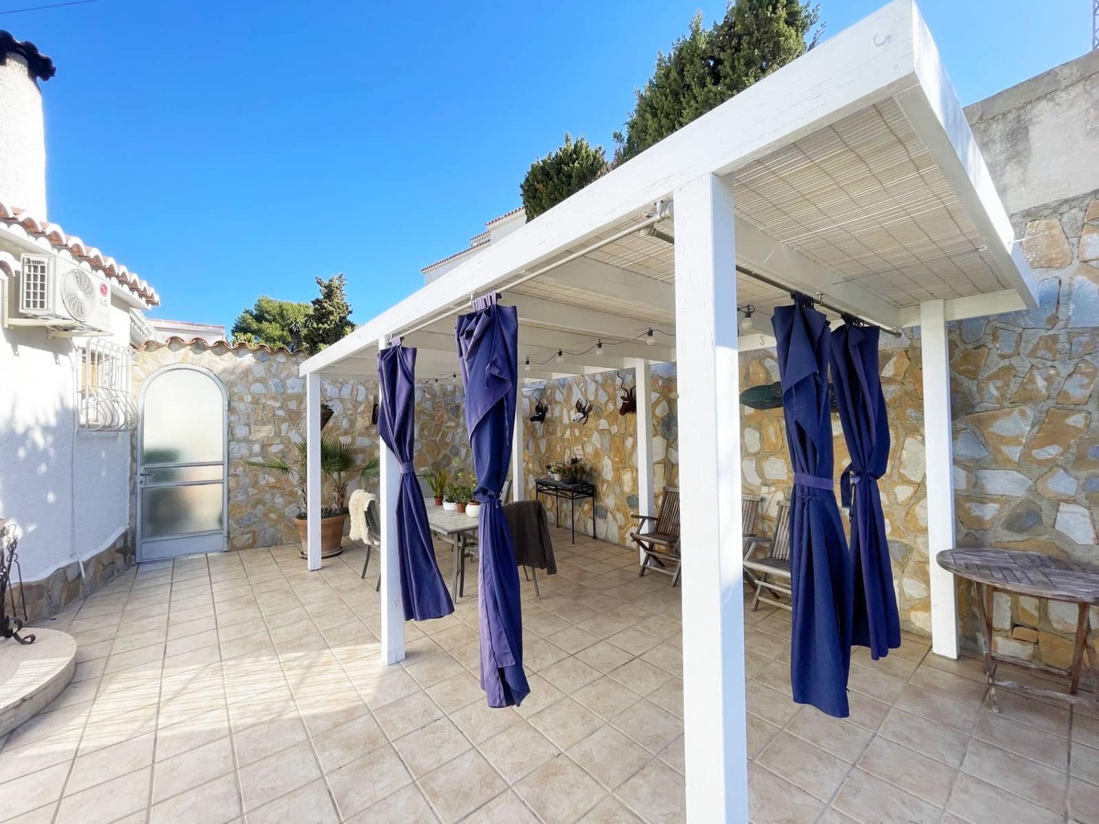 4 slaapkamer Villa te koop in Calpe / Calp met garage - € 799.000 (Ref: 9598687)