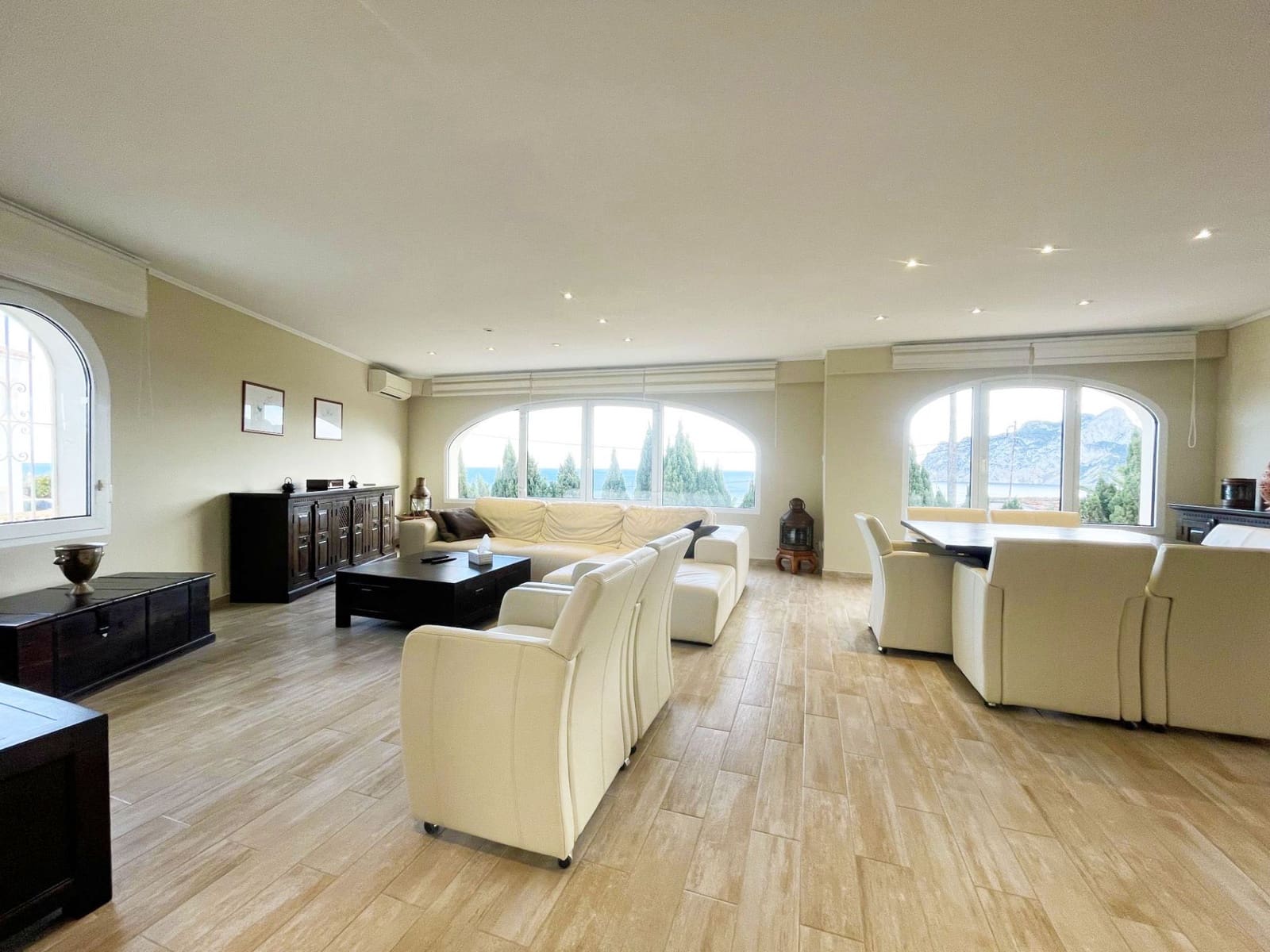 6 sypialnia Willa na sprzedaż w Calpe / Calp z basenem garażem - 899 000 € (Ref: 9607216)