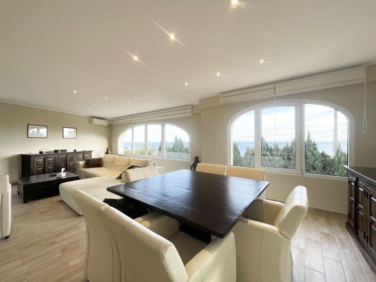 6 sypialnia Willa na sprzedaż w Calpe / Calp z basenem garażem - 899 000 € (Ref: 9607216)