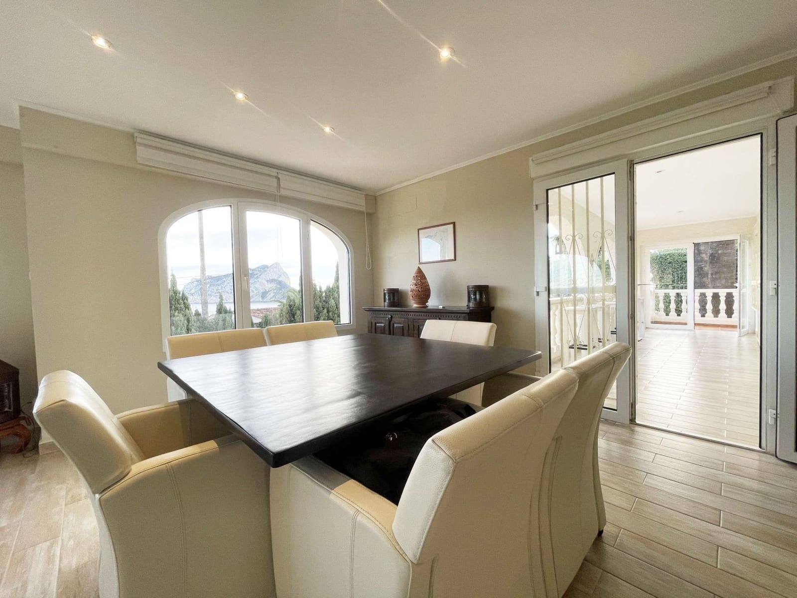 6 sypialnia Willa na sprzedaż w Calpe / Calp z basenem garażem - 899 000 € (Ref: 9607216)