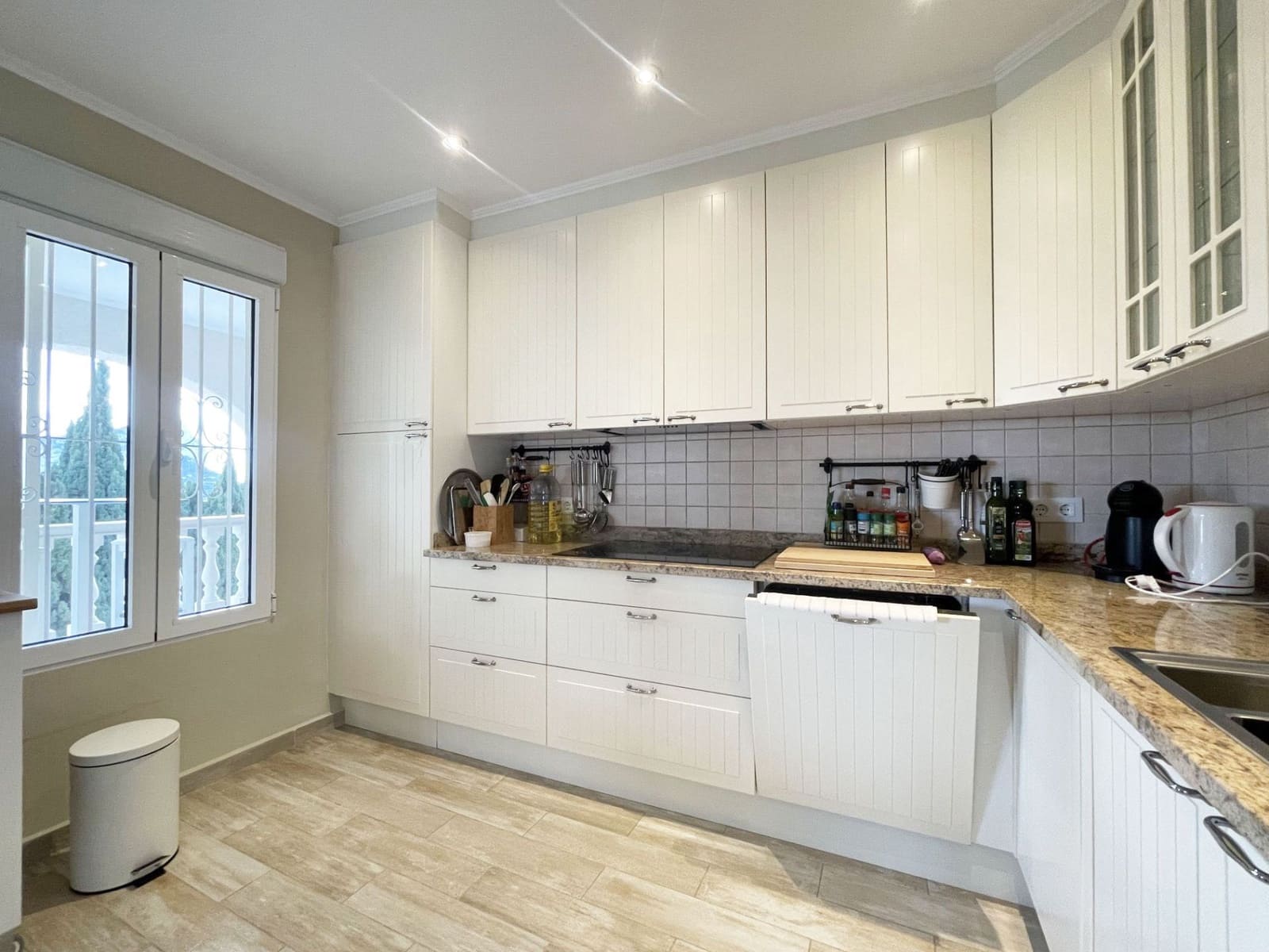 6 sypialnia Willa na sprzedaż w Calpe / Calp z basenem garażem - 899 000 € (Ref: 9607216)