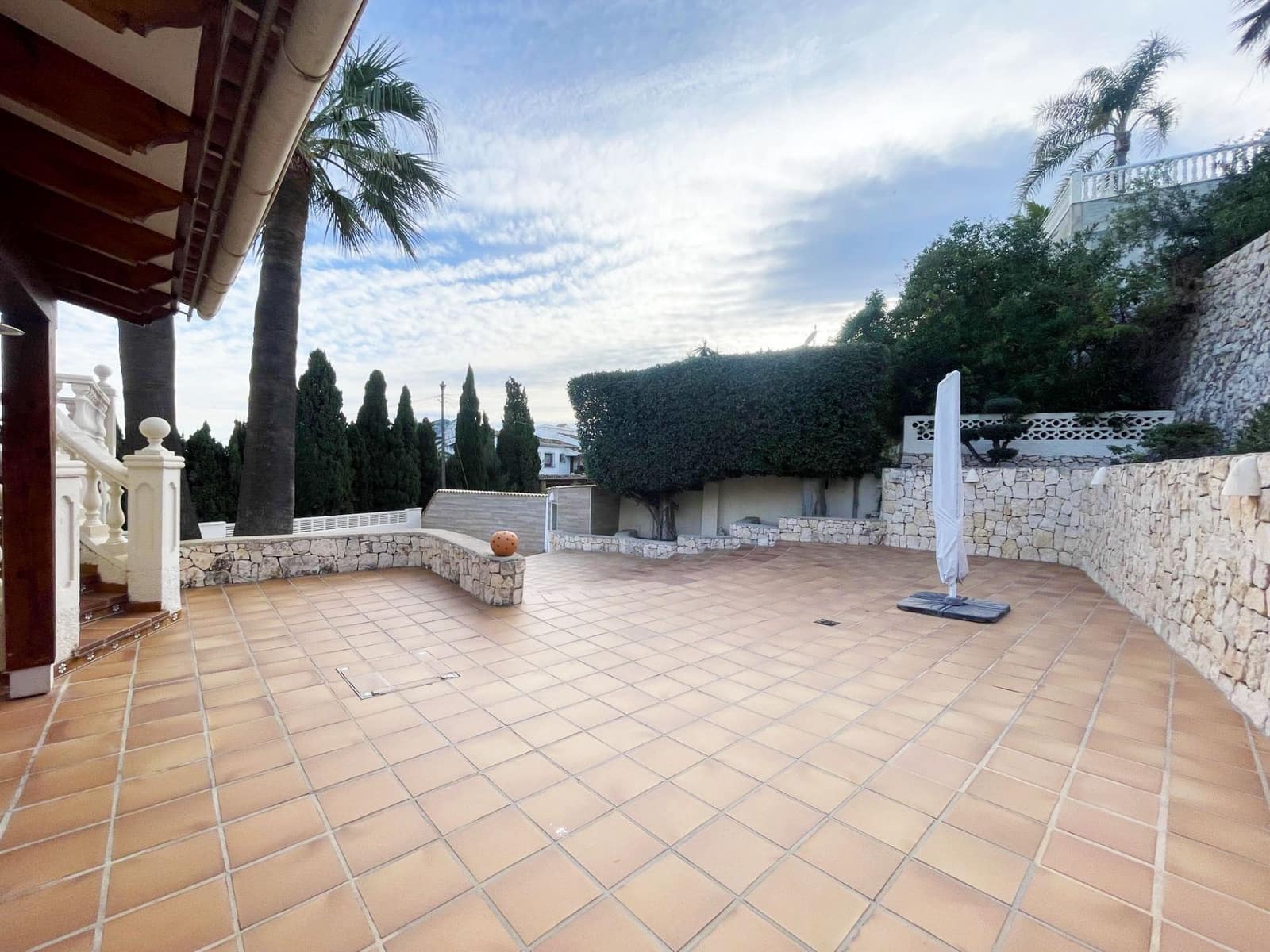 6 sypialnia Willa na sprzedaż w Calpe / Calp z basenem garażem - 899 000 € (Ref: 9607216)