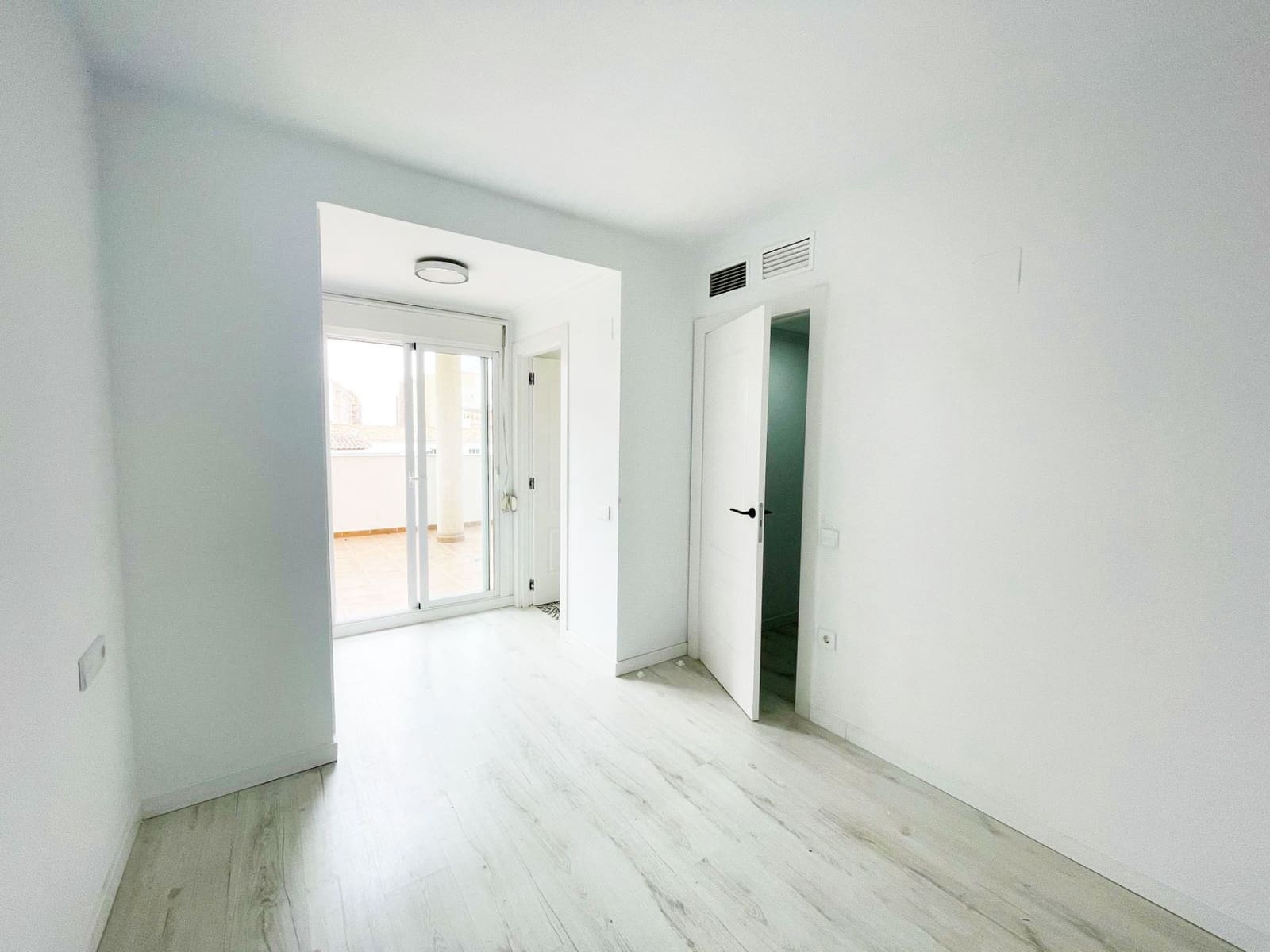 3 bedroom Penthouse for sale in Calpe / Calp - € 269,000 (Ref: 9643782)