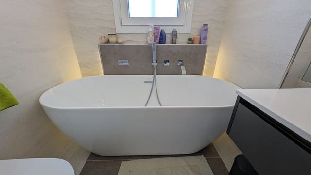 Apartamento de 2 habitaciones en Playa Arenal - Bol, Calpe / Calp en venta con piscina garaje - 575.000 € (Ref: 9783031)