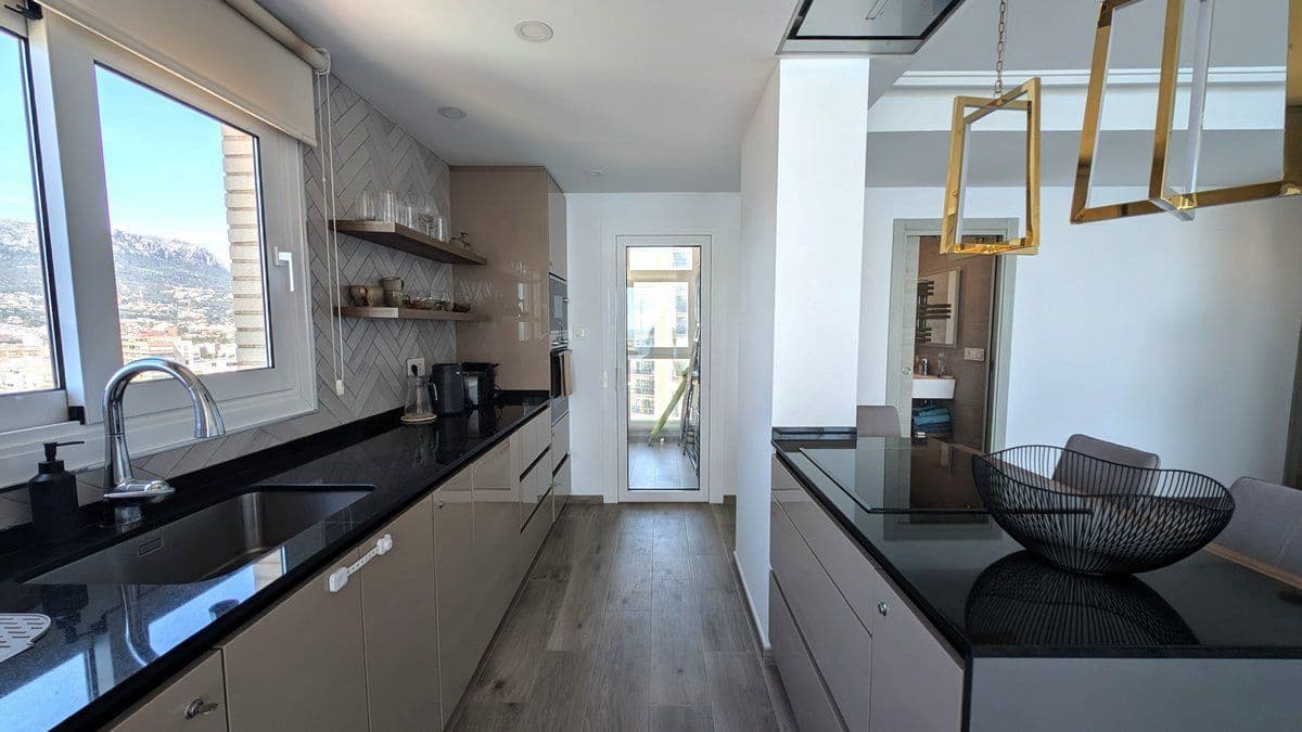 2 soveværelse Lejlighed til salg i Calpe / Calp med swimmingpool garage - € 575.000 (Ref: 9783031)