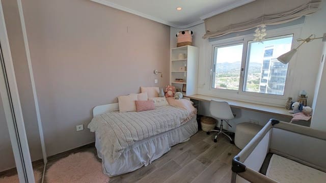 Apartamento de 2 habitaciones en Playa Arenal - Bol, Calpe / Calp en venta con piscina garaje - 575.000 € (Ref: 9783031)