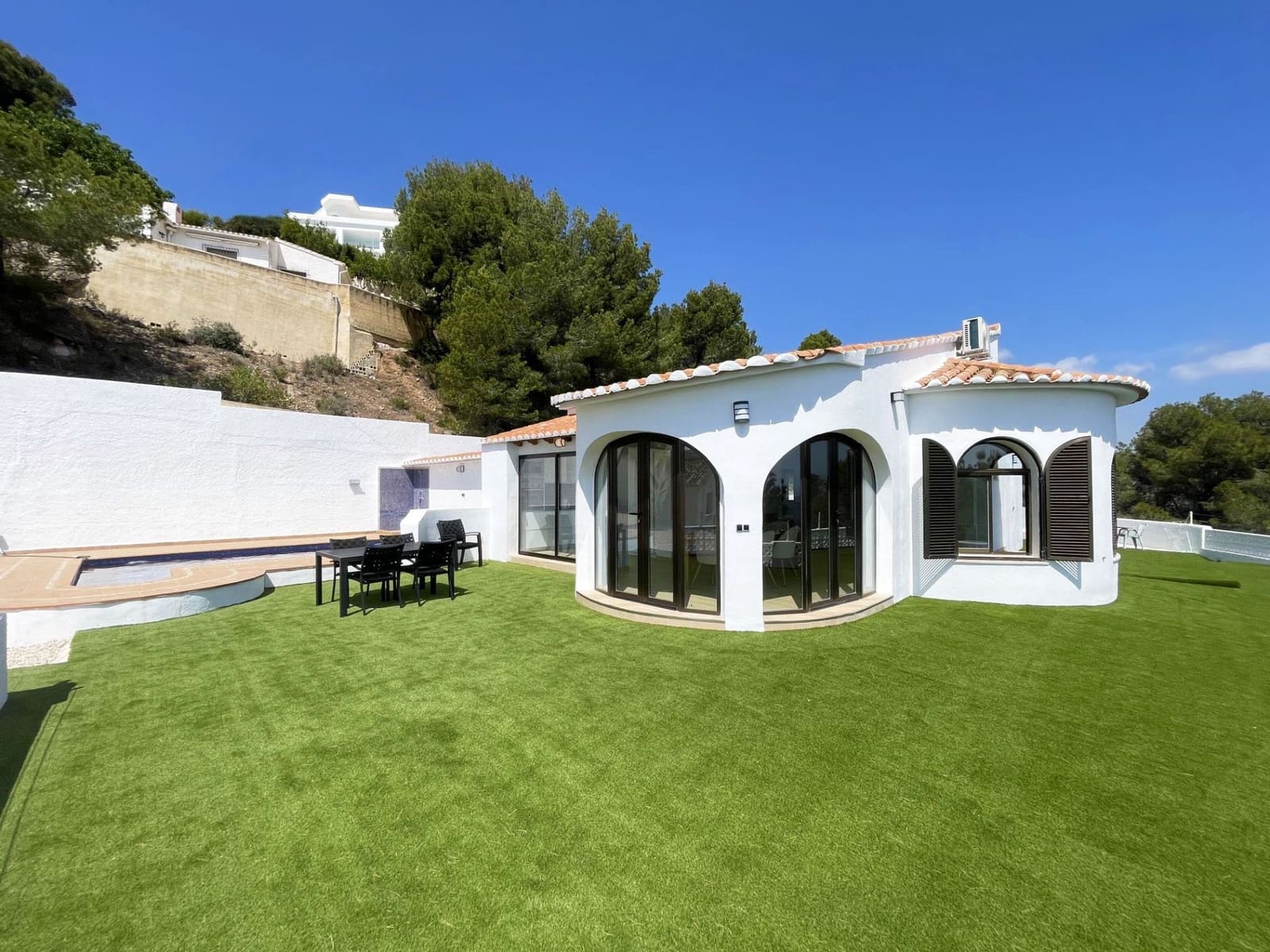 Chalet de 3 habitaciones en Calpe / Calp en venta con piscina garaje - 899.000 € (Ref: 9816995)