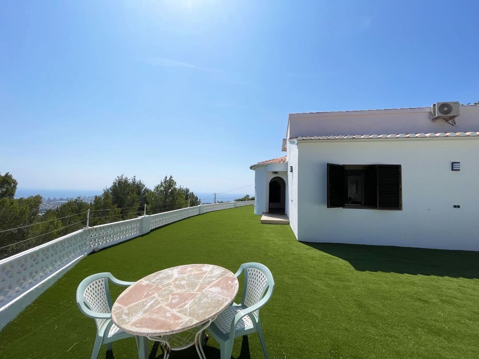 Chalet de 3 habitaciones en Calpe / Calp en venta con piscina garaje - 899.000 € (Ref: 9816995)