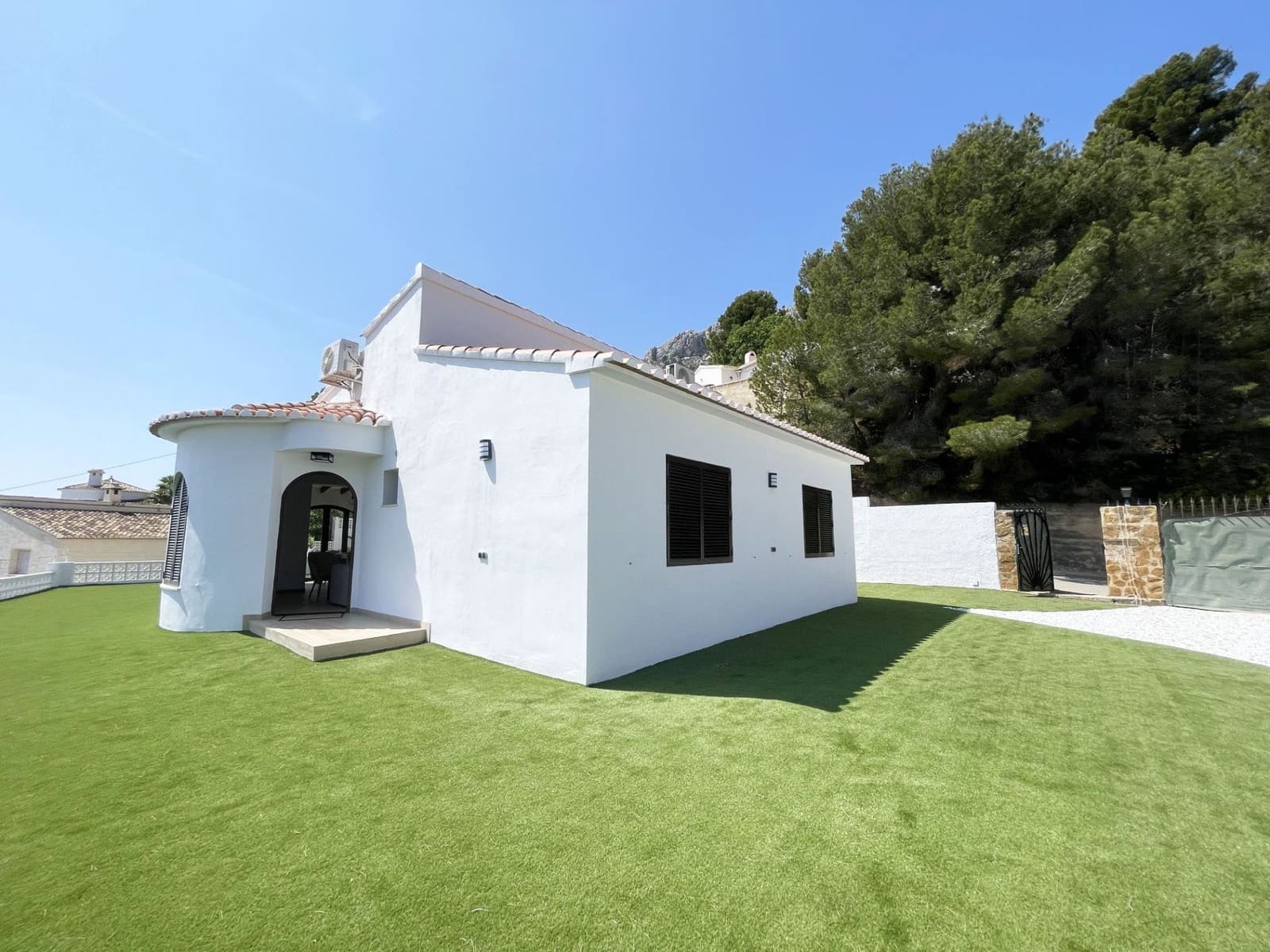 Chalet de 3 habitaciones en Calpe / Calp en venta con piscina garaje - 899.000 € (Ref: 9816995)