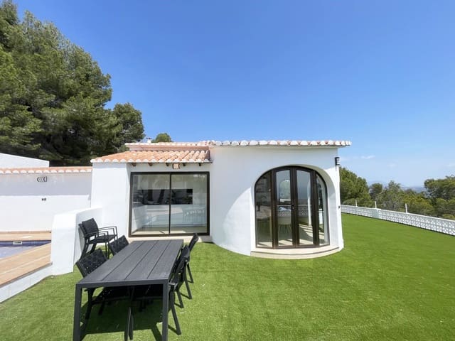 Chalet de 3 habitaciones en Oltamar - Cucarres, Calpe / Calp en venta con piscina garaje - 899.000 € (Ref: 9816995)